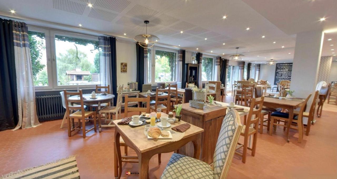 Logis Hotel Maison Carree Restaurant O Carre Dart Mereville  Екстер'єр фото