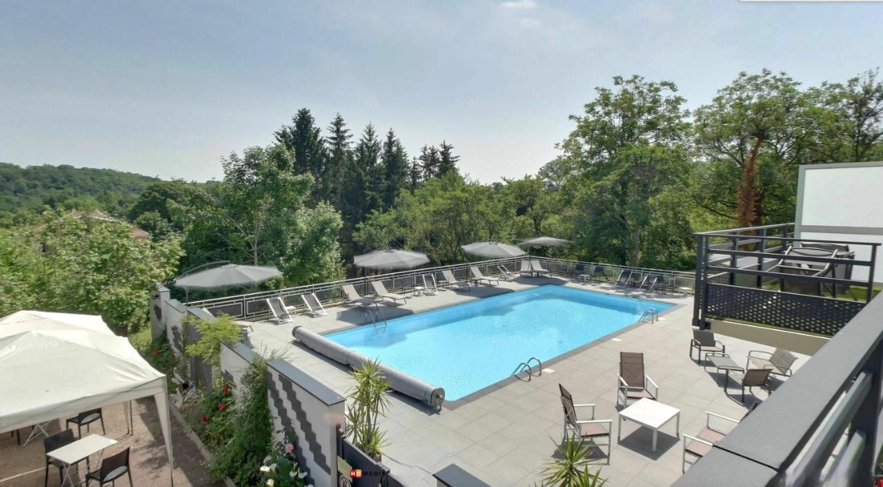 Logis Hotel Maison Carree Restaurant O Carre Dart Mereville  Екстер'єр фото