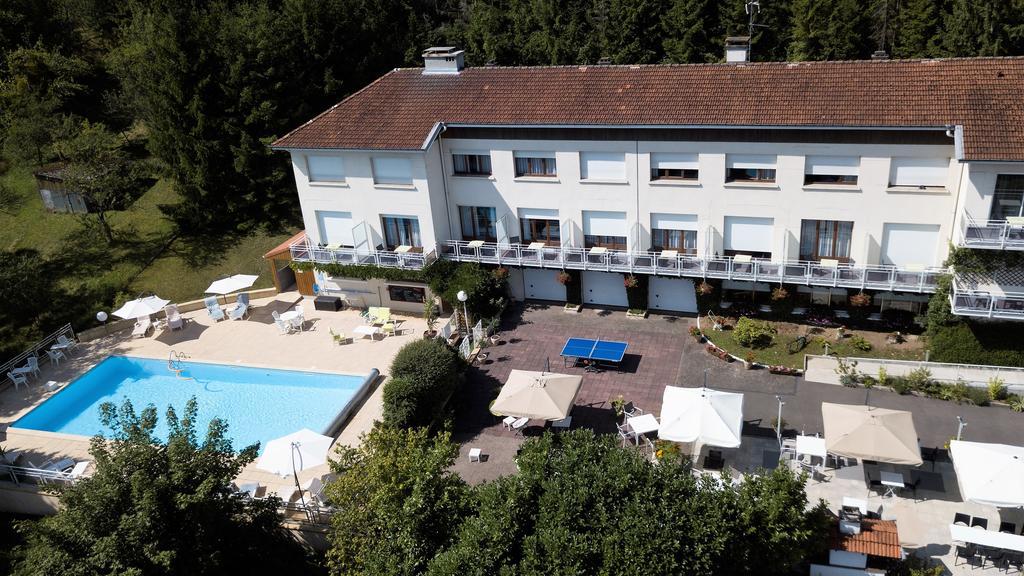 Logis Hotel Maison Carree Restaurant O Carre Dart Mereville  Екстер'єр фото