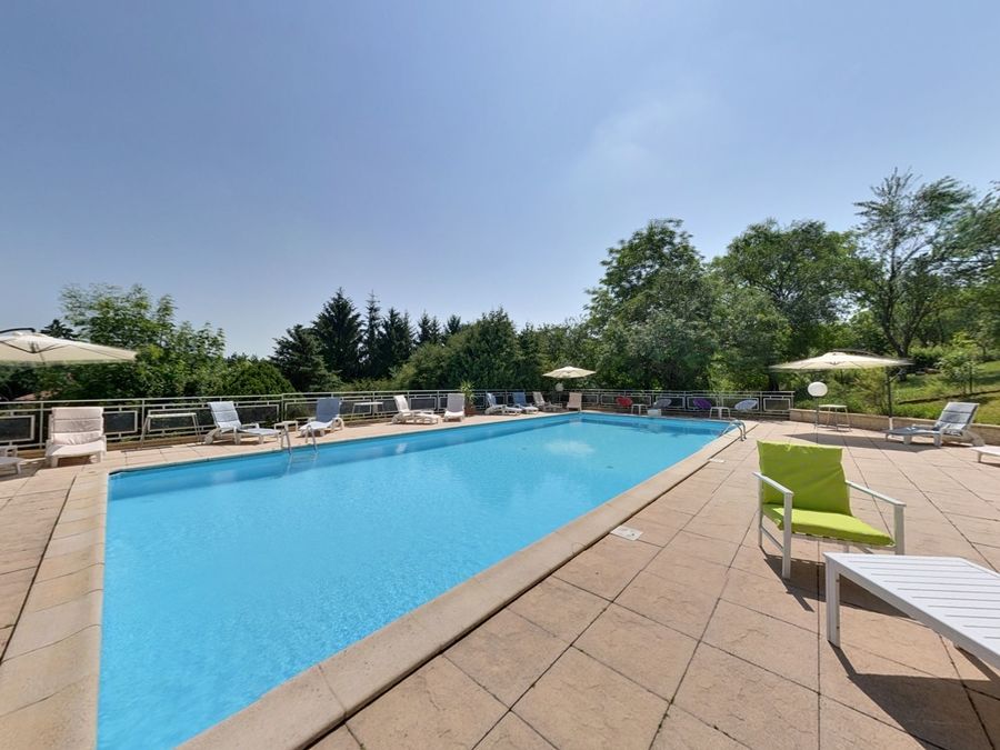 Logis Hotel Maison Carree Restaurant O Carre Dart Mereville  Екстер'єр фото