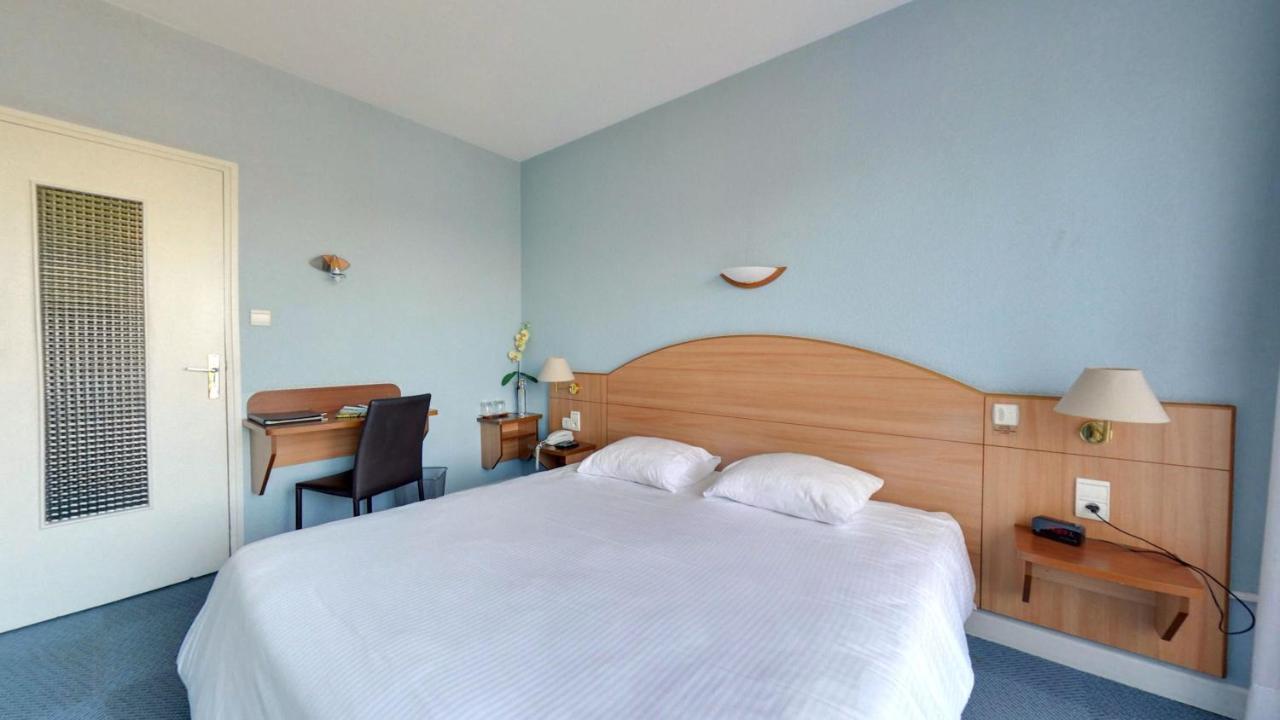 Logis Hotel Maison Carree Restaurant O Carre Dart Mereville  Екстер'єр фото